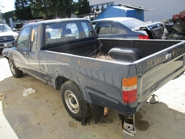 1989 TOYOTA TRUCK DLX BLUE XTRA CAB 2.4L AT 2WD Z16305